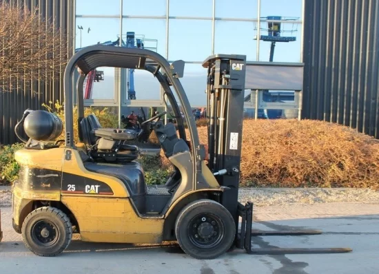 LPG viljuškar CATERPILLAR